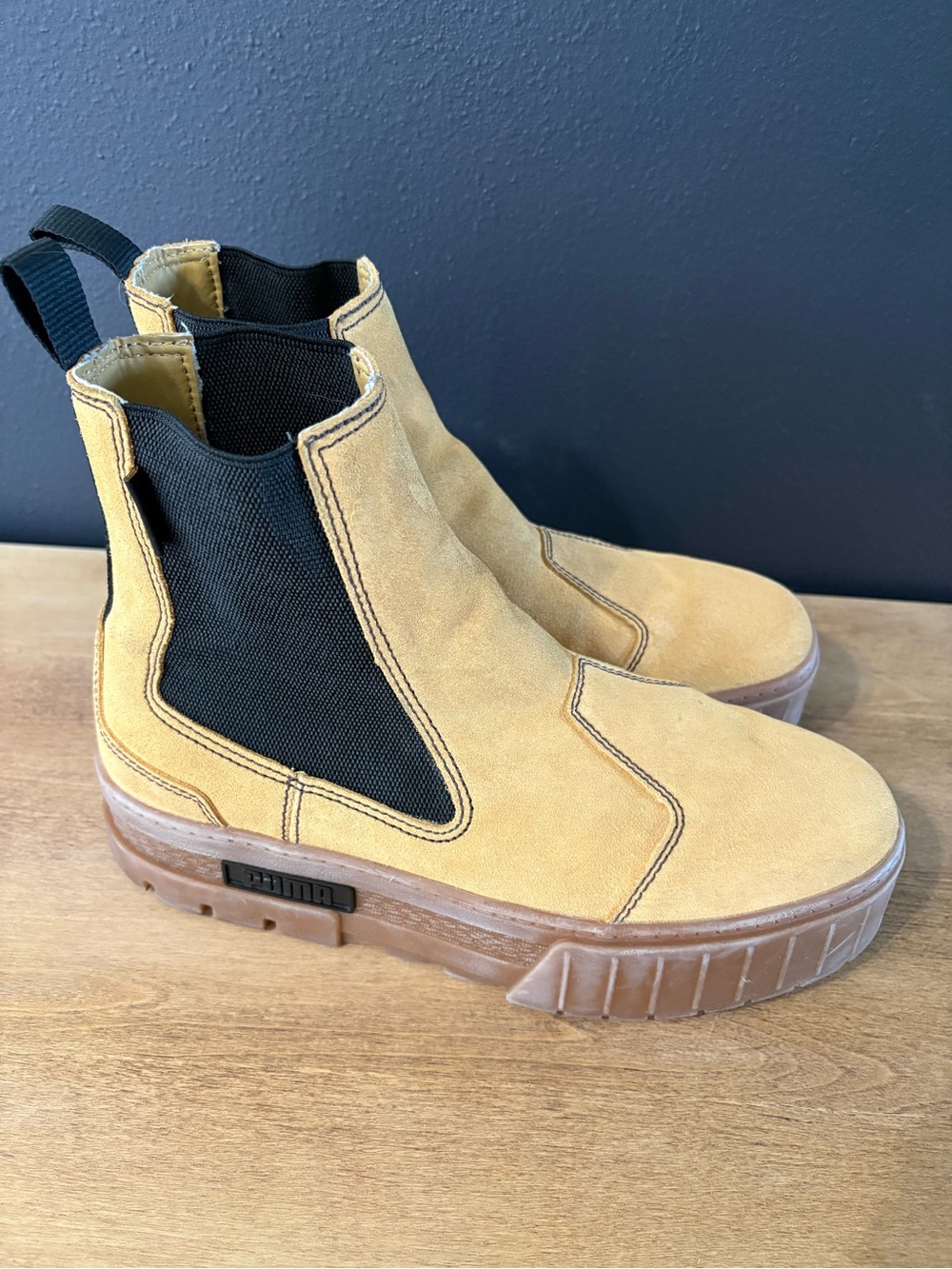 PUMA Mayze Chelsea Suede boots size 10